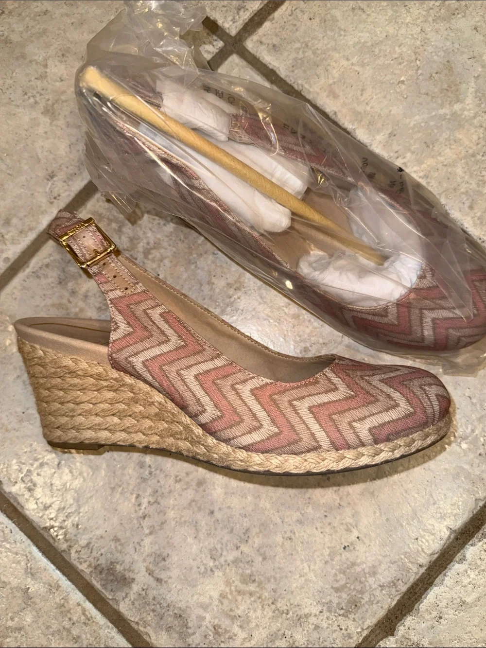 Vionic Pink Chevron Slingback Espadrilles
